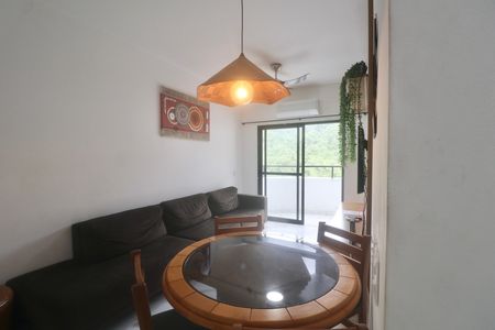 Sala de apartamento para alugar com 3 quartos, 85m² em Jardim Tejereba, Guarujá