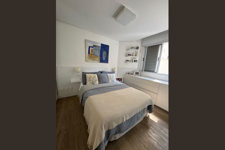 Suíte de apartamento à venda com 2 quartos, 70m² em Itaim Bibi, São Paulo