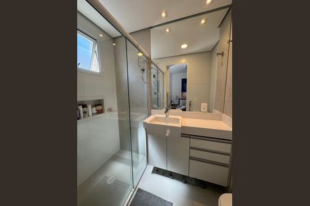 Banheiro  de apartamento à venda com 2 quartos, 70m² em Itaim Bibi, São Paulo