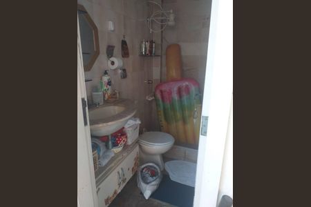 Banheiro de casa à venda com 4 quartos, 360m² em Jardim Sulacap, Rio de Janeiro