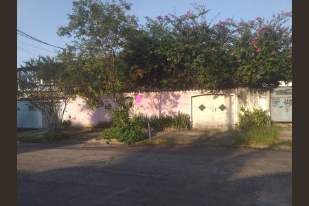 Casa à venda com 360m², 4 quartos e 4 vagasFachada