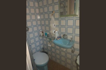 Banheiro de casa à venda com 4 quartos, 360m² em Jardim Sulacap, Rio de Janeiro