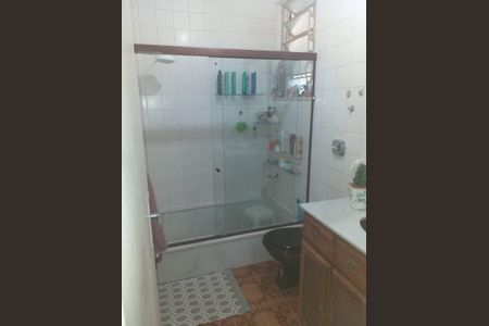 Banheiro de casa à venda com 4 quartos, 360m² em Jardim Sulacap, Rio de Janeiro