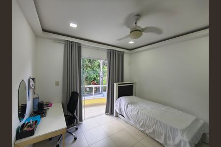 Casa de condomínio à venda com 240m², 4 quartos e 1 vaga