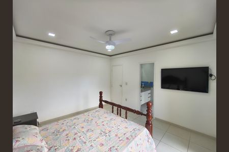 Casa de condomínio à venda com 240m², 4 quartos e 1 vaga