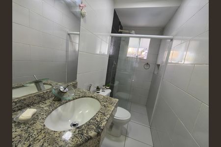 Casa de condomínio à venda com 240m², 4 quartos e 1 vaga