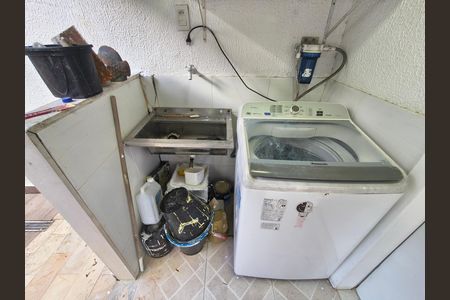 Casa de condomínio à venda com 240m², 4 quartos e 1 vaga