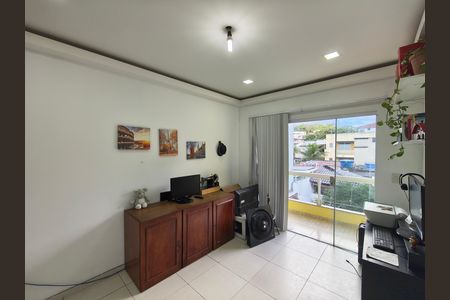 Casa de condomínio à venda com 240m², 4 quartos e 1 vaga