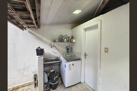 Casa de condomínio à venda com 240m², 4 quartos e 1 vaga