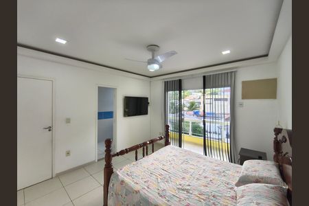 Casa de condomínio à venda com 240m², 4 quartos e 1 vaga