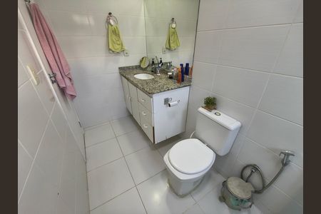 Casa de condomínio à venda com 240m², 4 quartos e 1 vaga