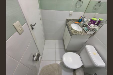 Casa de condomínio à venda com 240m², 4 quartos e 1 vaga