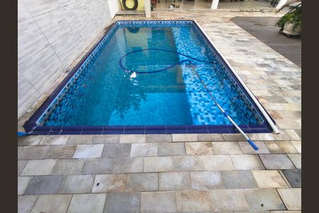 Casa de condomínio à venda com 240m², 4 quartos e 1 vaga