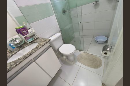 Casa de condomínio à venda com 240m², 4 quartos e 1 vaga