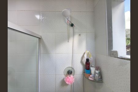Casa de condomínio à venda com 240m², 4 quartos e 1 vaga
