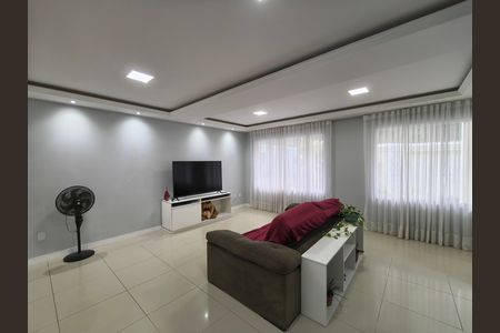 Casa de condomínio à venda com 240m², 4 quartos e 1 vaga