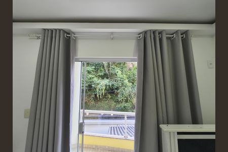 Casa de condomínio à venda com 240m², 4 quartos e 1 vaga
