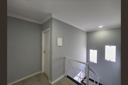 Casa de condomínio à venda com 240m², 4 quartos e 1 vaga