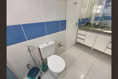 Casa de condomínio à venda com 240m², 4 quartos e 1 vaga