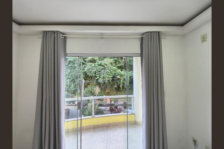 Casa de condomínio à venda com 240m², 4 quartos e 1 vaga