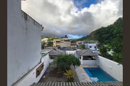 Casa de condomínio à venda com 240m², 4 quartos e 1 vaga