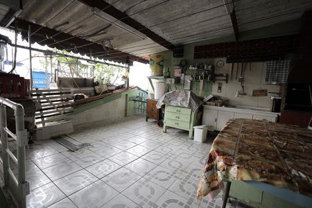 Casa à venda com 107m², 3 quartos e 3 vagas Casa à venda com 107m², 3 quartos e 3 vagasQuintal e churrasqueira