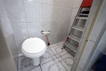 Casa à venda com 107m², 3 quartos e 3 vagas Casa à venda com 107m², 3 quartos e 3 vagasBanheiro 2
