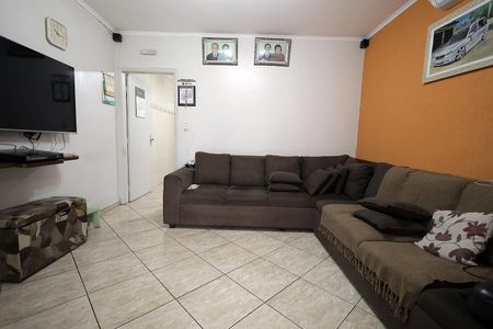 Casa à venda com 107m², 3 quartos e 3 vagas Casa à venda com 107m², 3 quartos e 3 vagasSala