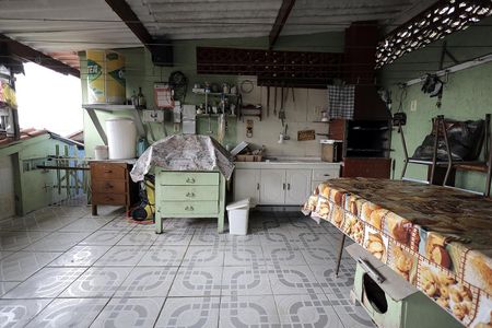 Casa à venda com 107m², 3 quartos e 3 vagas Casa à venda com 107m², 3 quartos e 3 vagasQuintal e churrasqueira