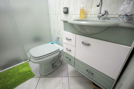 Casa à venda com 107m², 3 quartos e 3 vagas Casa à venda com 107m², 3 quartos e 3 vagasBanheiro