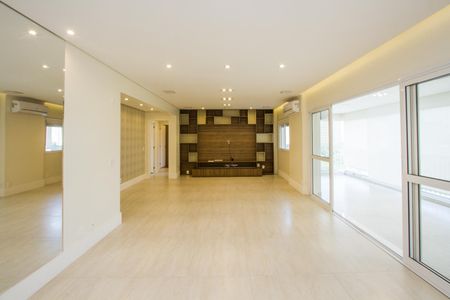 Apartamento para alugar com 3 quartos, 175m² em Vila Cordeiro, São Paulo