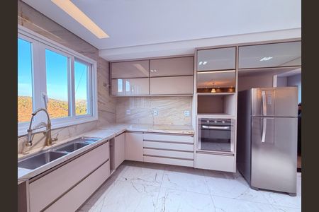 Casa para alugar com 730m², 4 quartos e 3 vagas Casa para alugar com 730m², 4 quartos e 3 vagasCozinha
