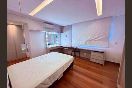 Casa para alugar com 730m², 4 quartos e 3 vagas Casa para alugar com 730m², 4 quartos e 3 vagasQuarto 2