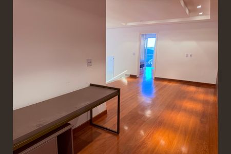 Casa para alugar com 730m², 4 quartos e 3 vagas Casa para alugar com 730m², 4 quartos e 3 vagasSala 2