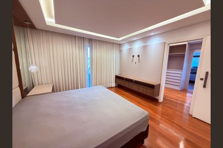 Casa para alugar com 730m², 4 quartos e 3 vagas Casa para alugar com 730m², 4 quartos e 3 vagasQuarto 1