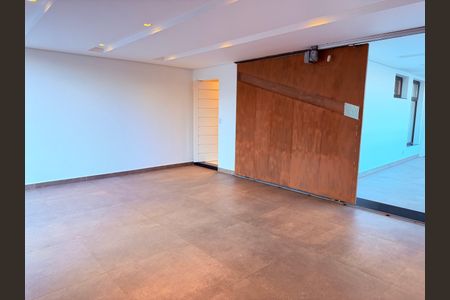 Casa para alugar com 730m², 4 quartos e 3 vagas