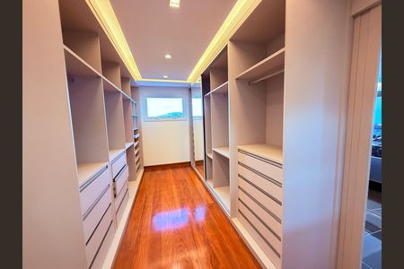 Casa para alugar com 730m², 4 quartos e 3 vagas Casa para alugar com 730m², 4 quartos e 3 vagasQuarto 1