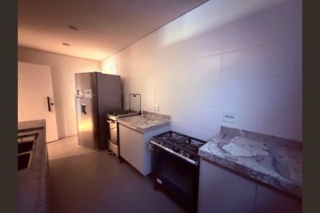 Casa para alugar com 730m², 4 quartos e 3 vagas