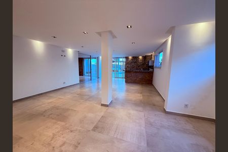 Casa para alugar com 730m², 4 quartos e 3 vagas