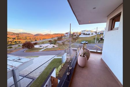 Casa para alugar com 730m², 4 quartos e 3 vagas Casa para alugar com 730m², 4 quartos e 3 vagasVaranda