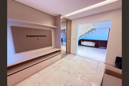 Casa para alugar com 730m², 4 quartos e 3 vagas