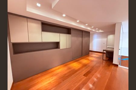 Casa para alugar com 730m², 4 quartos e 3 vagas Casa para alugar com 730m², 4 quartos e 3 vagasSala 2