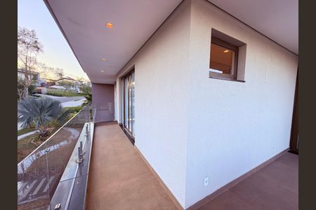 Casa para alugar com 730m², 4 quartos e 3 vagas Casa para alugar com 730m², 4 quartos e 3 vagasVaranda