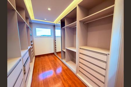 Casa para alugar com 730m², 4 quartos e 3 vagas Casa para alugar com 730m², 4 quartos e 3 vagasQuarto 1