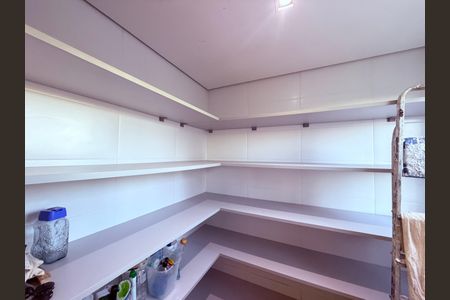Casa para alugar com 730m², 4 quartos e 3 vagas
