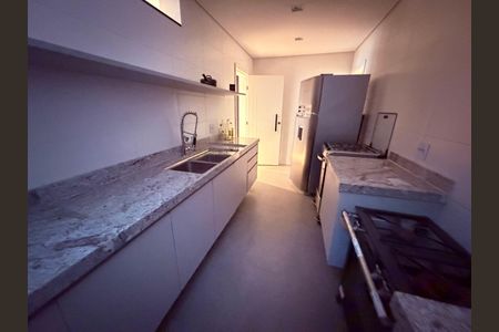 Casa para alugar com 730m², 4 quartos e 3 vagas