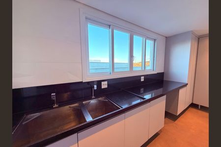 Casa para alugar com 730m², 4 quartos e 3 vagas