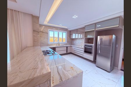 Casa para alugar com 730m², 4 quartos e 3 vagas Casa para alugar com 730m², 4 quartos e 3 vagasCozinha