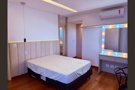 Casa para alugar com 730m², 4 quartos e 3 vagas Casa para alugar com 730m², 4 quartos e 3 vagasQuarto 2
