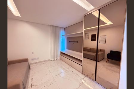 Casa para alugar com 730m², 4 quartos e 3 vagas